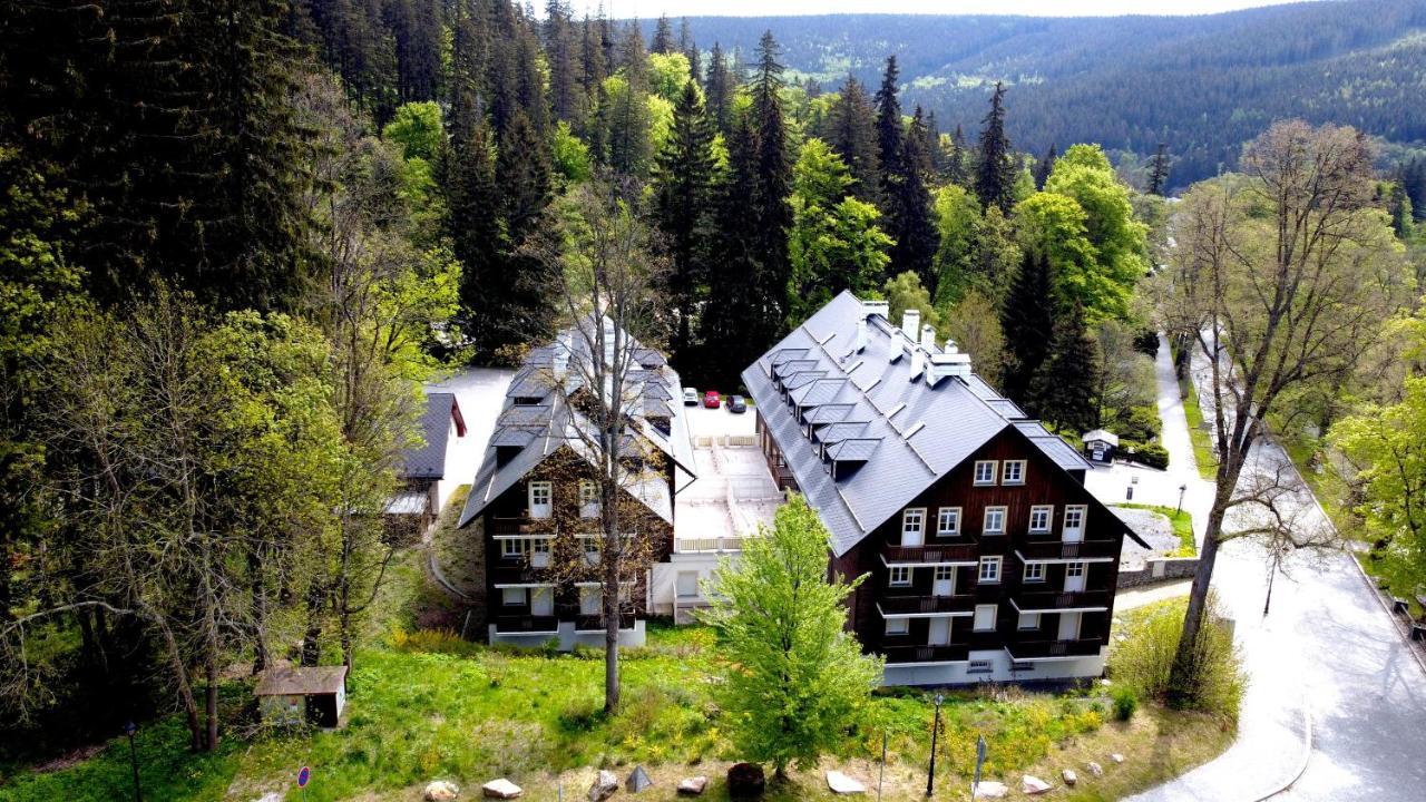 Aparthotel Hubertus Karlova Studánka Esterno foto
