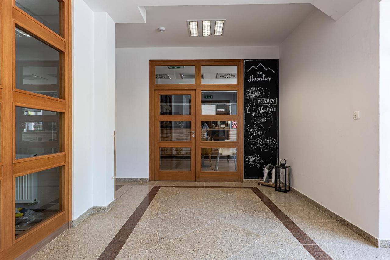 Aparthotel Hubertus Karlova Studánka Esterno foto