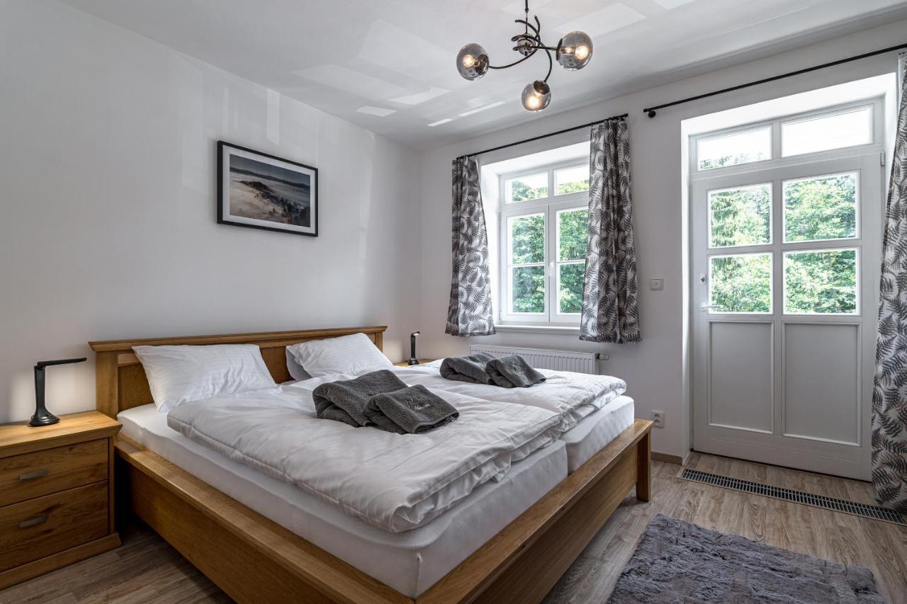 Aparthotel Hubertus Karlova Studánka Esterno foto
