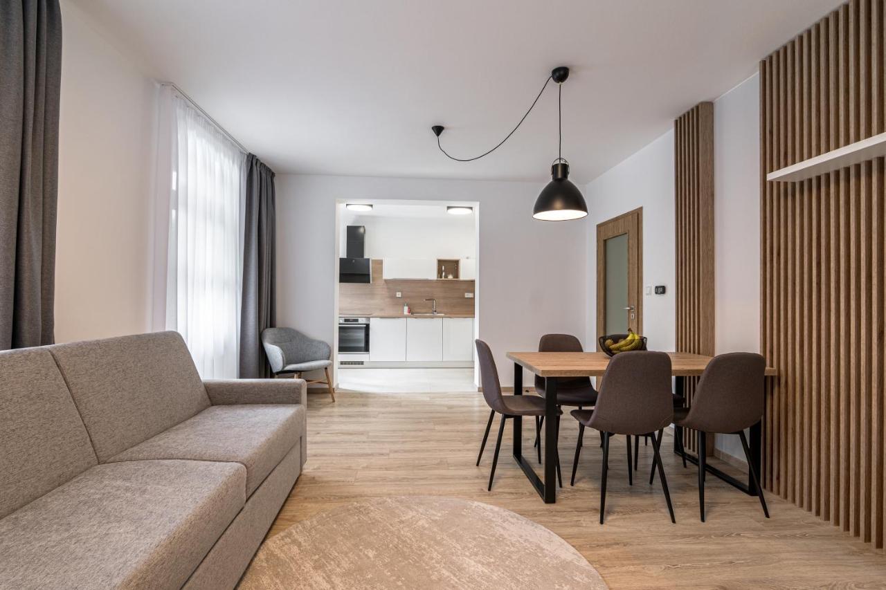 Aparthotel Hubertus Karlova Studánka Esterno foto
